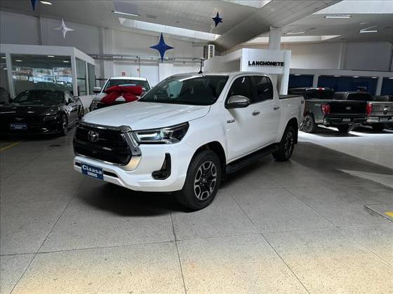 TOYOTA HILUX 2.8 D-4D TURBO DIESEL CD SRX 4X4 AUTOMÁTICO